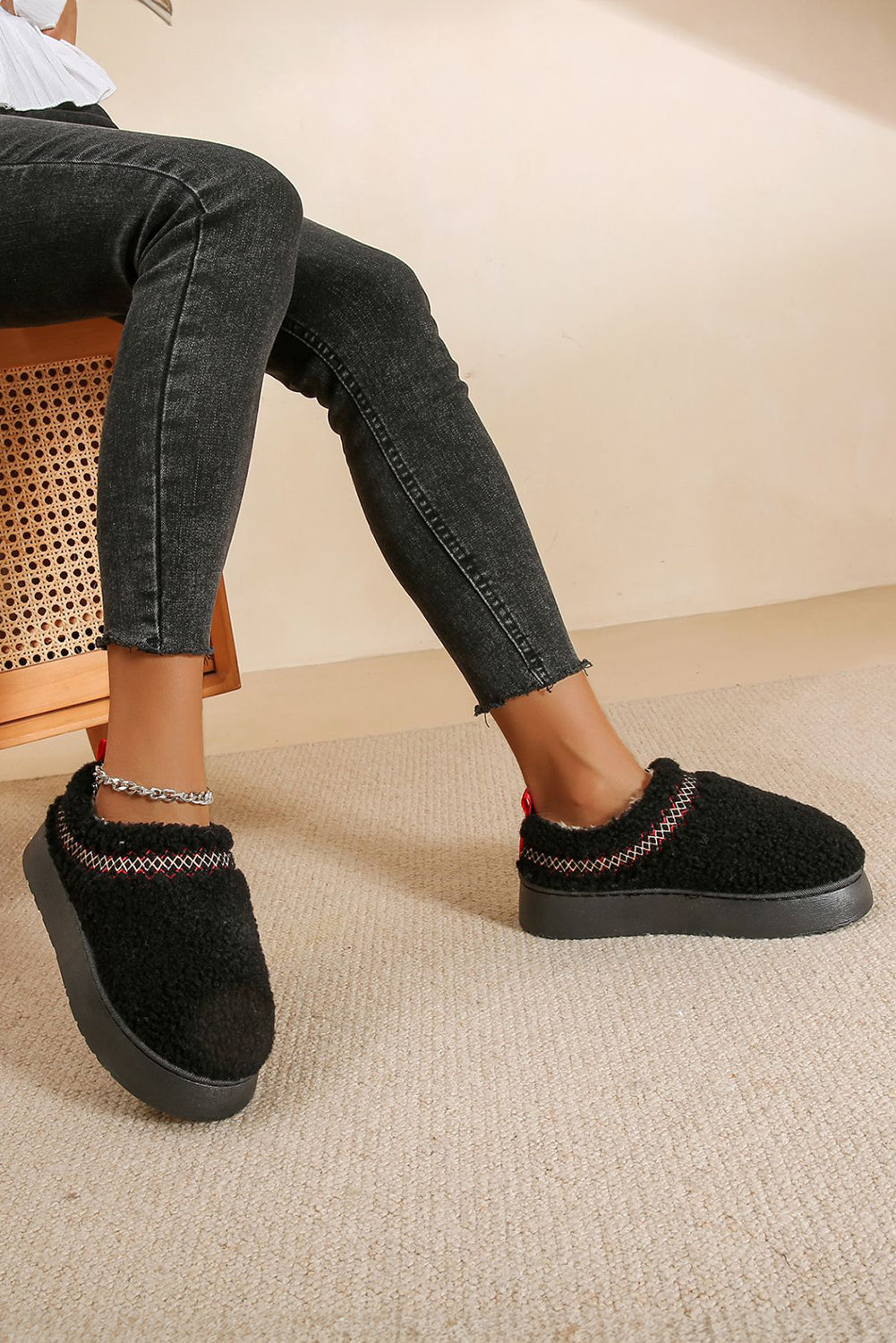 Black Embroidered Sherpa Plush Thick Sole Snow Boots