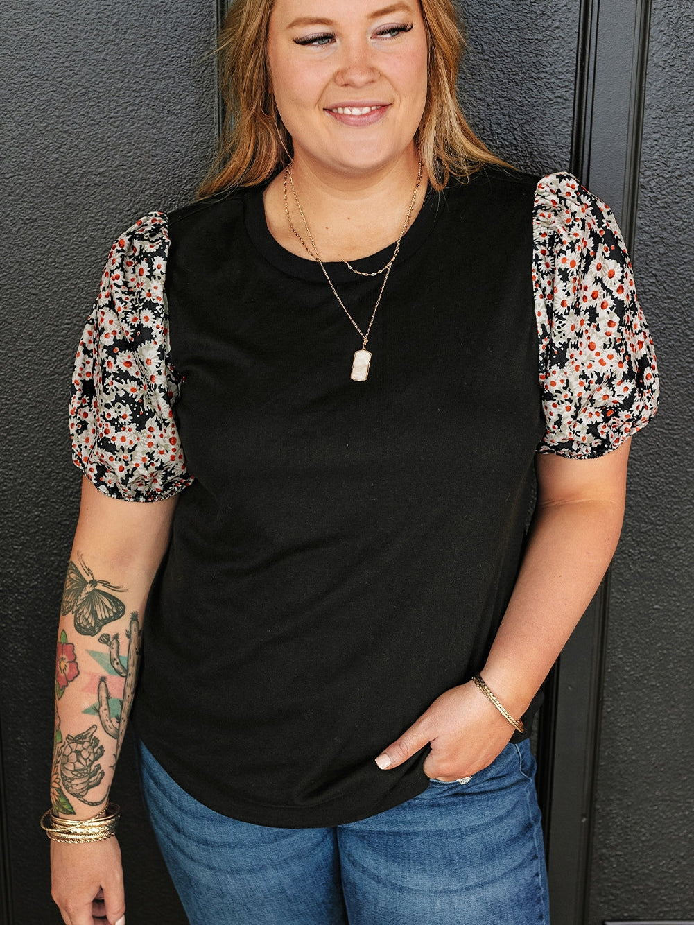Elegant Black Daisy Bubble Sleeve Plus Size Floral Tunic Top
