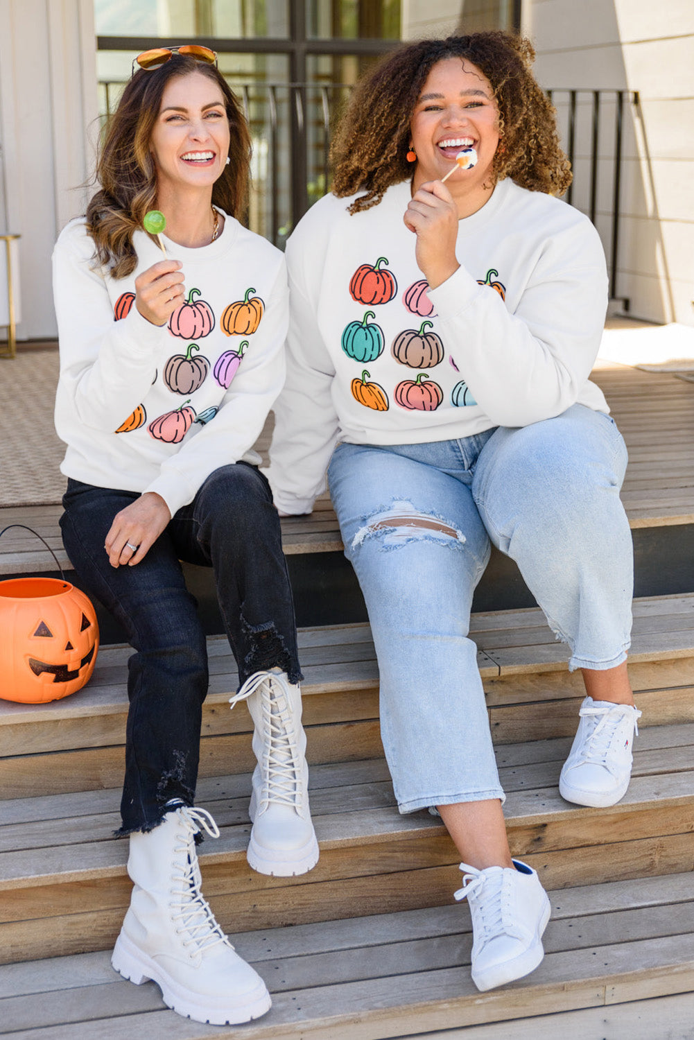 Beige Vibrant Pumpkins Print Crew Neck Halloween Sweatshirt