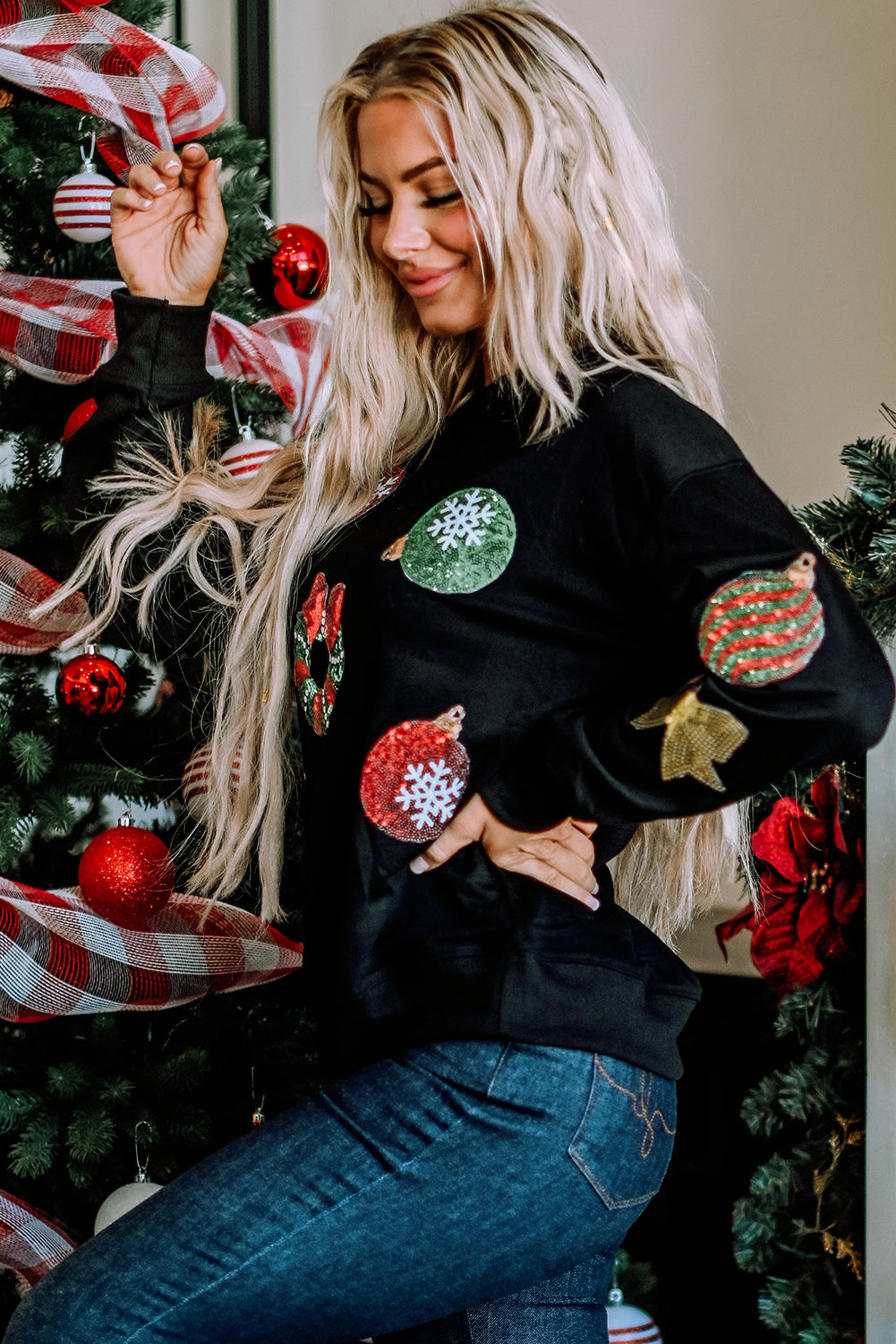 Black Sequined Christmas Graphic Pullover Sweatshirt