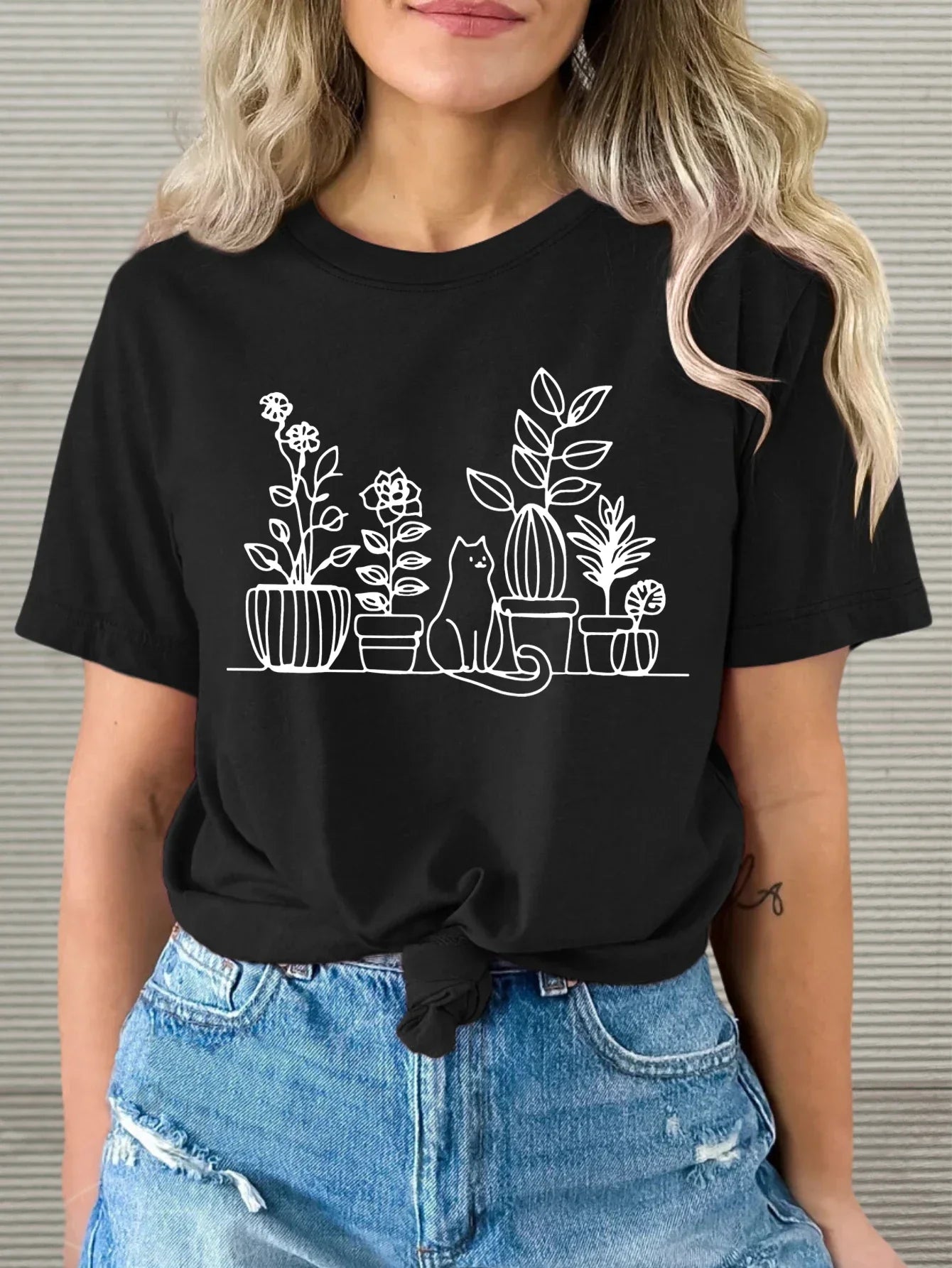 Women's Retro Cute Line Potted Plant and Cat Print T-Shirt, Short Sleeve Crew Neck Casual Top, Summer and Spring Clothing