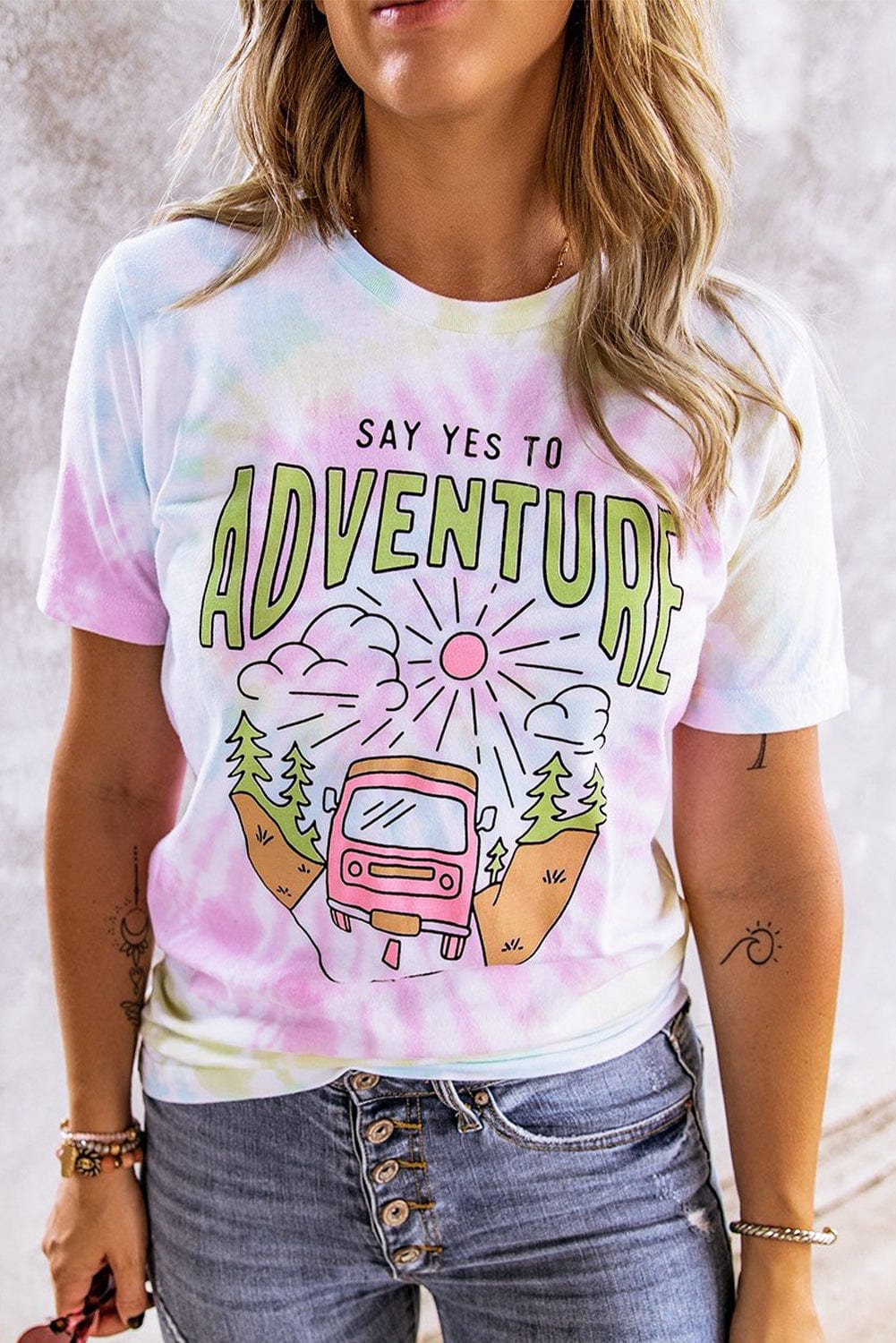 ADVENTURE AWAITS Tie-dye Print T-shirt