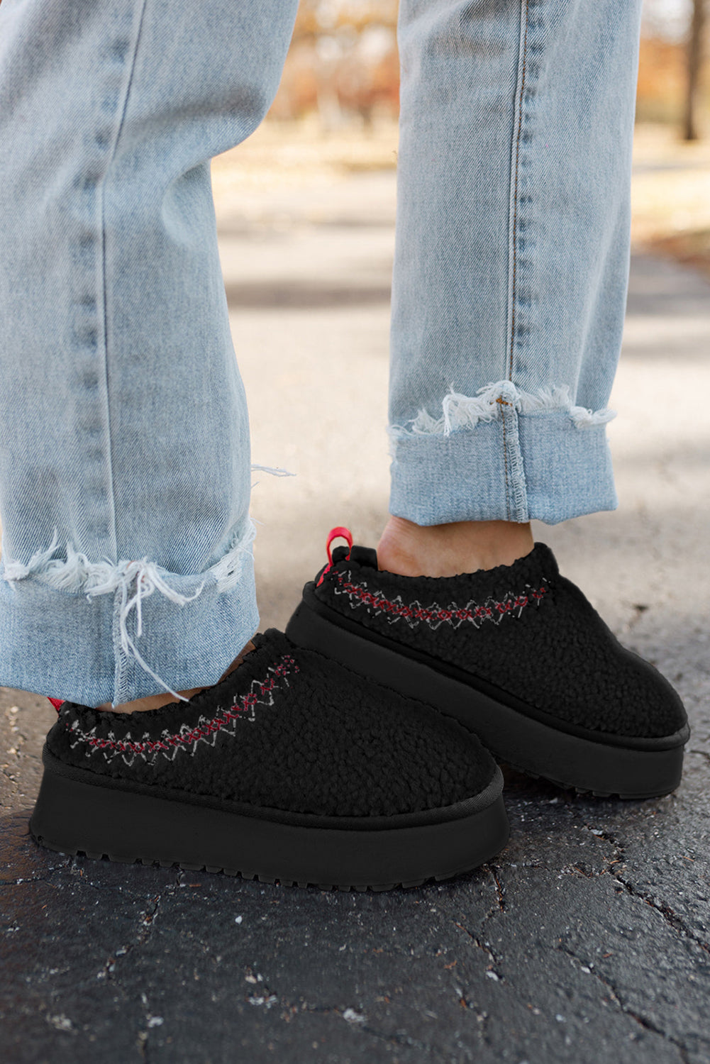 Black Embroidered Sherpa Plush Thick Sole Snow Boots