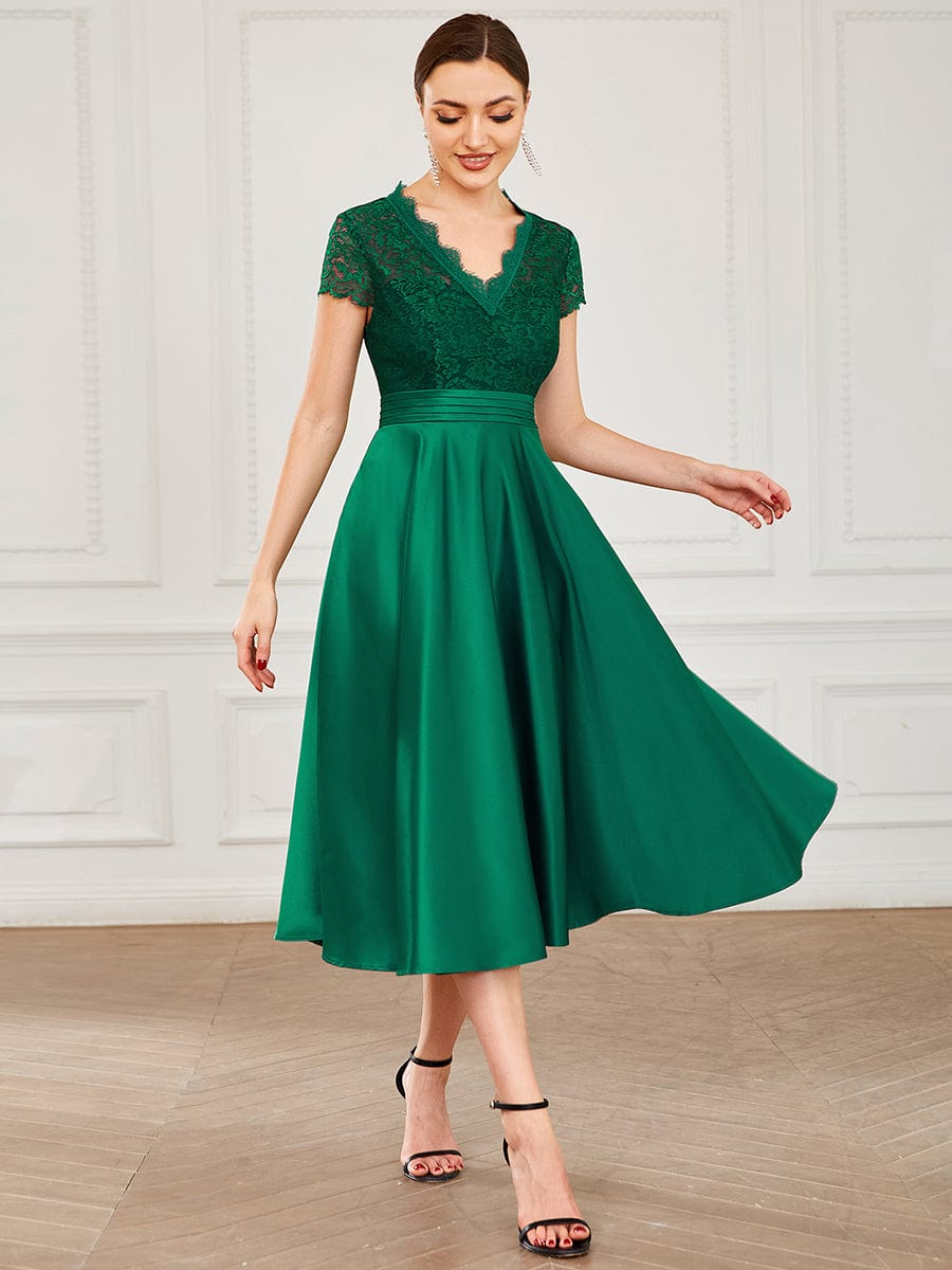 Cocktail Dresses with Short Sleeves and Knee-Length for Women