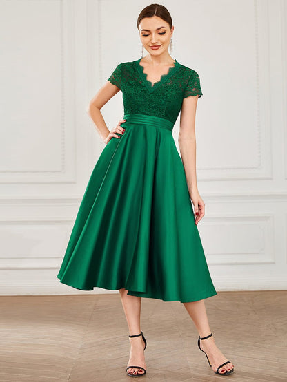 Cocktail Dresses with Short Sleeves and Knee-Length for Women