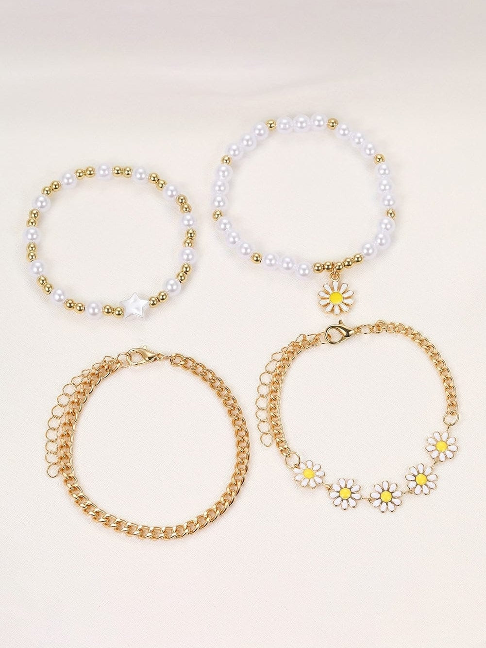 Daisy Pearl Chain Bracelet Set with a White Twist