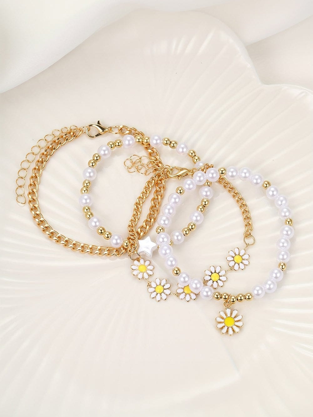 Daisy Pearl Chain Bracelet Set with a White Twist