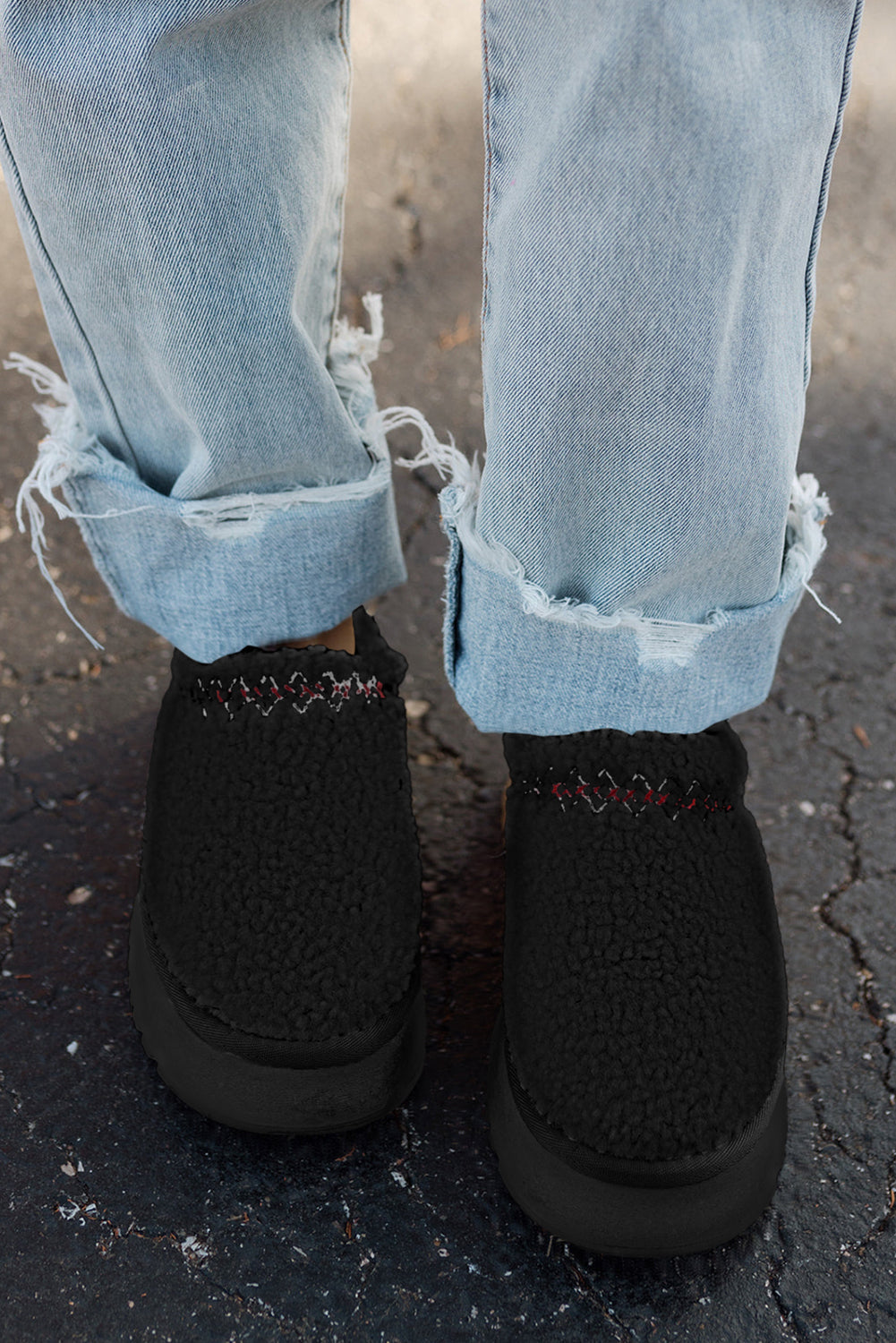Black Embroidered Sherpa Plush Thick Sole Snow Boots