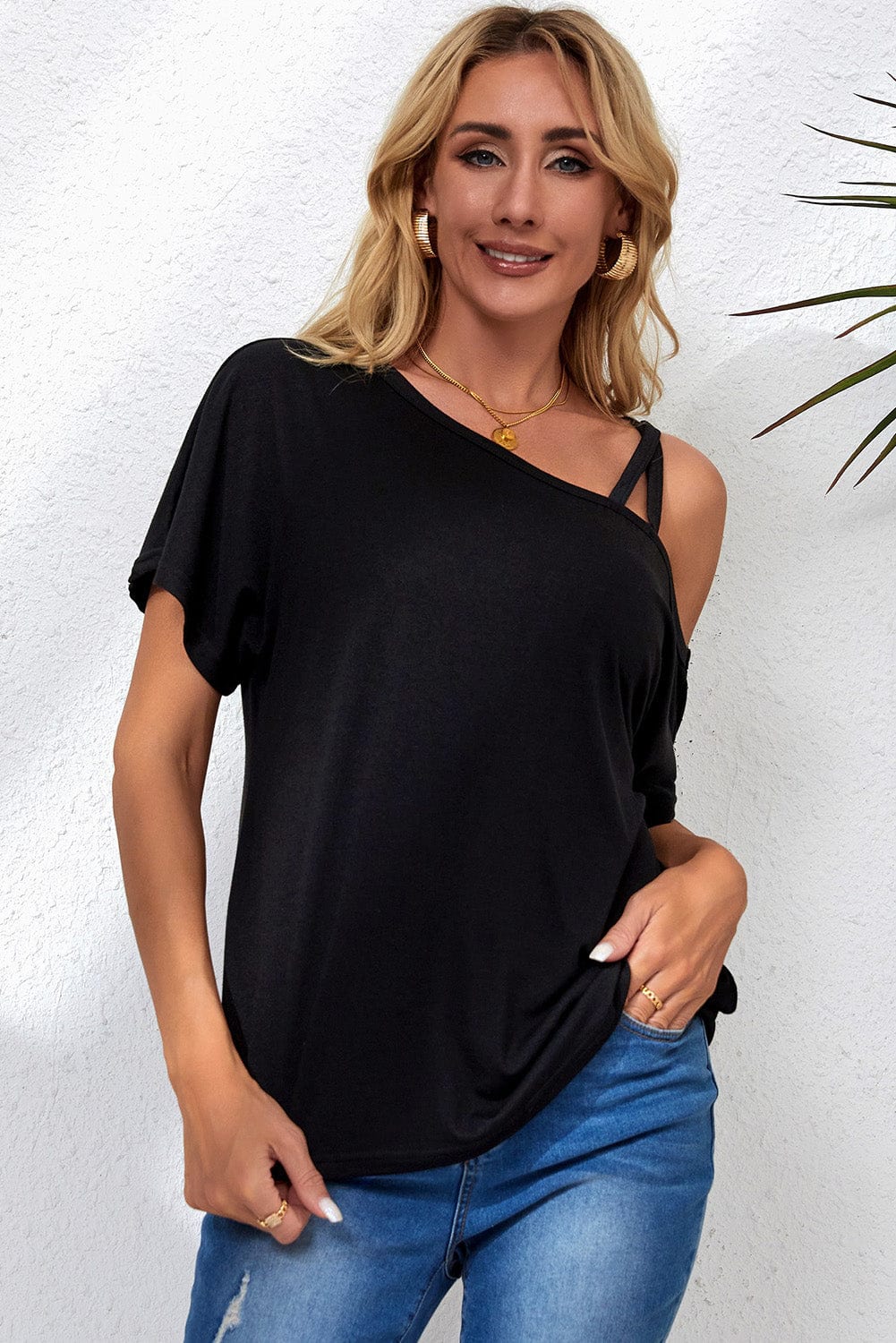 Edgy Black Criss Cross One Shoulder T-Shirt with Asymmetric Style