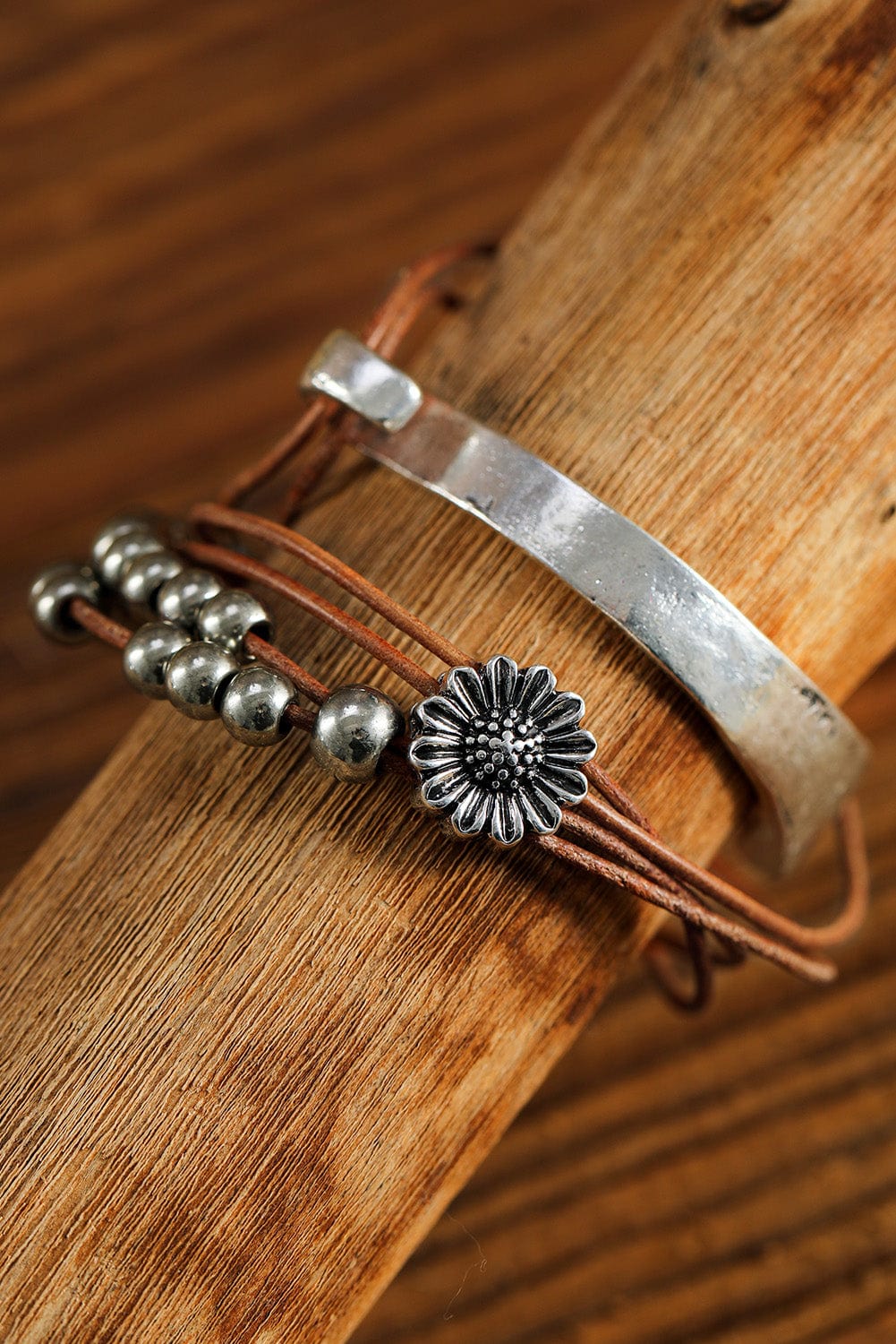 Elegant Daisy Multilayer Alloy Bracelet for Sophisticated Style