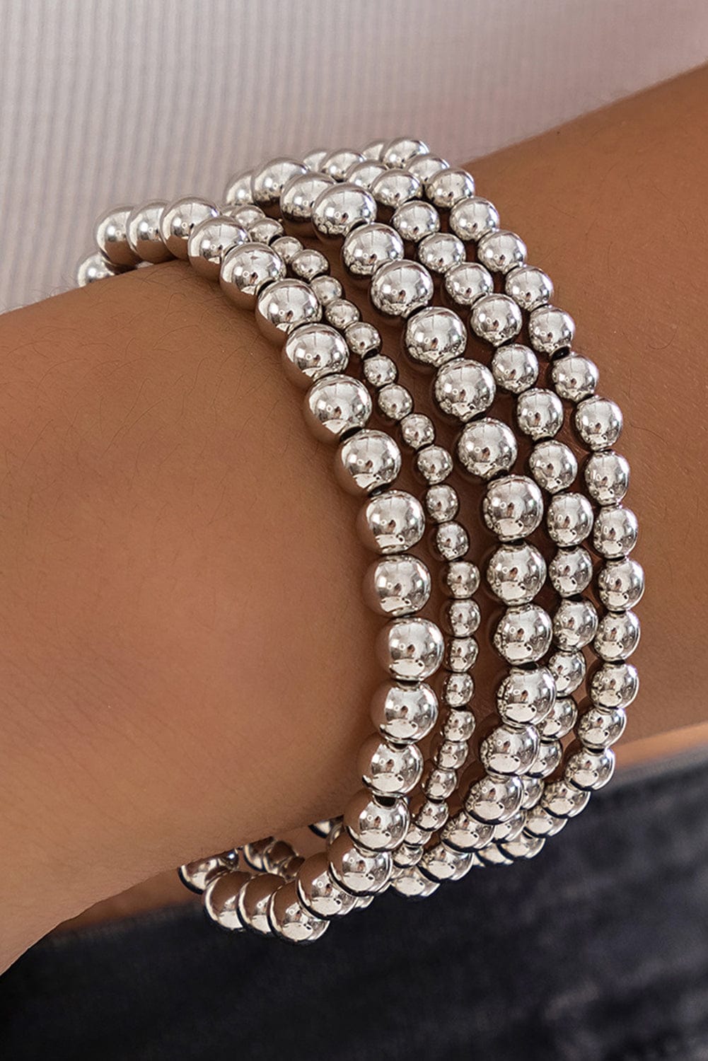 Elegant White Beaded Bracelet with Multi-Layered Design