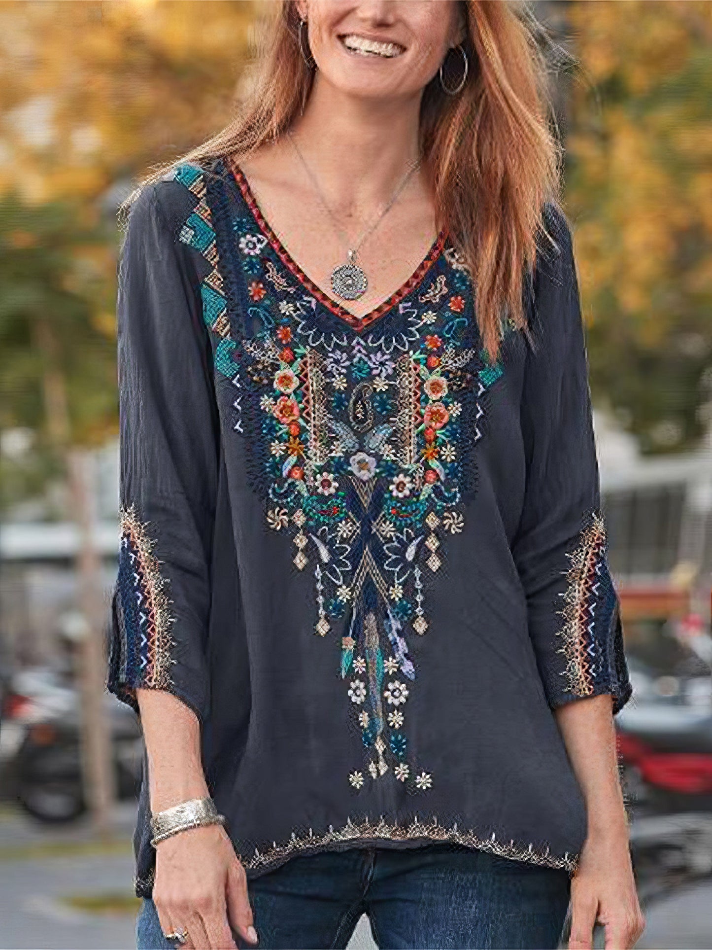 Embroidery Print 3/4 Sleeve V-neck Shirt