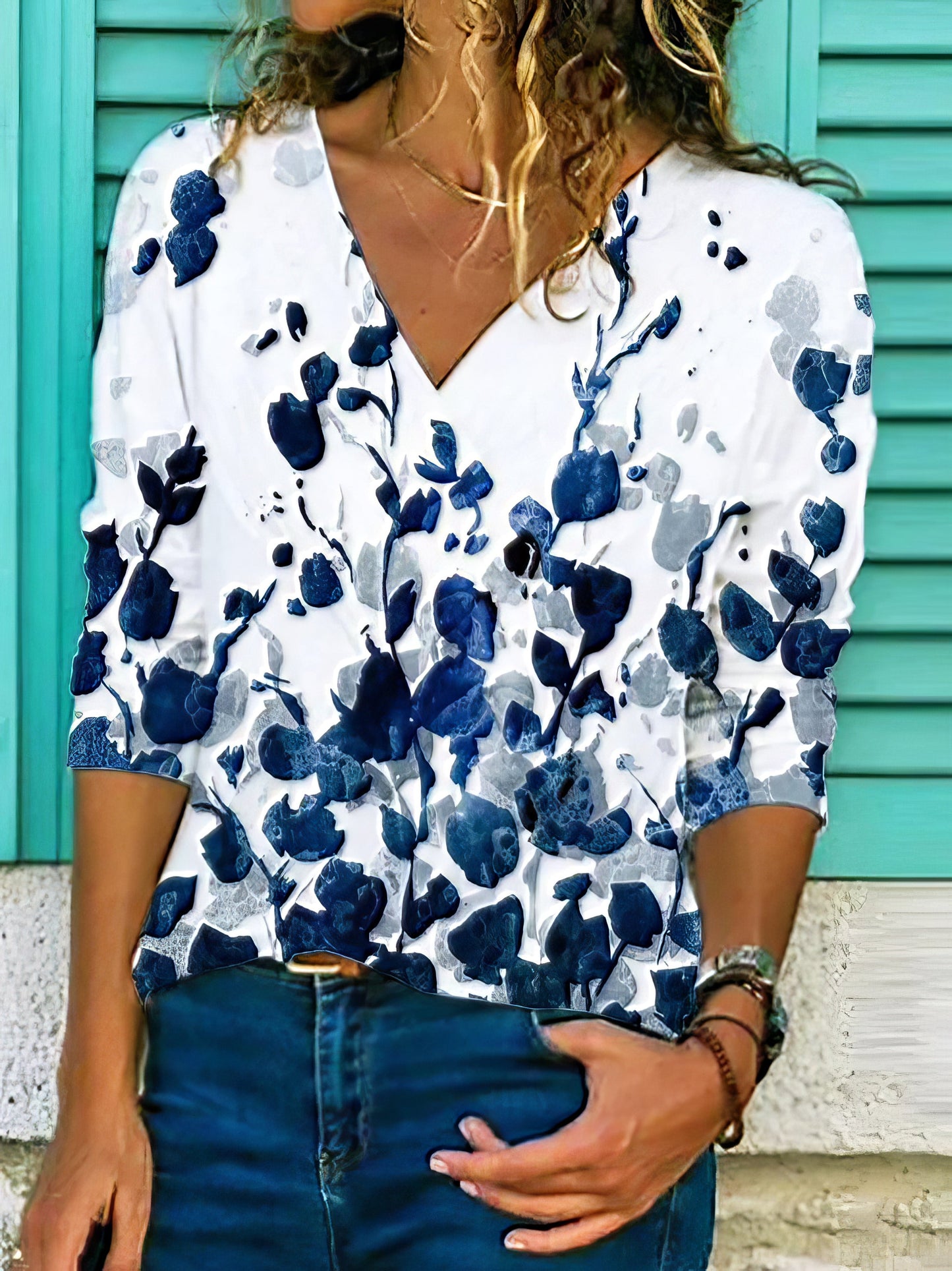 T-Shirts - Floral Print 3/4 Sleeve V-neck Top - MsDressly