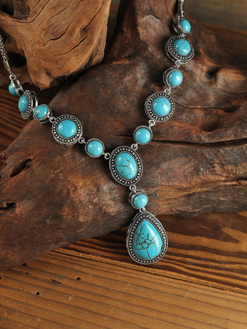 Green Crackle Turquoise Water Drop Accent Necklace