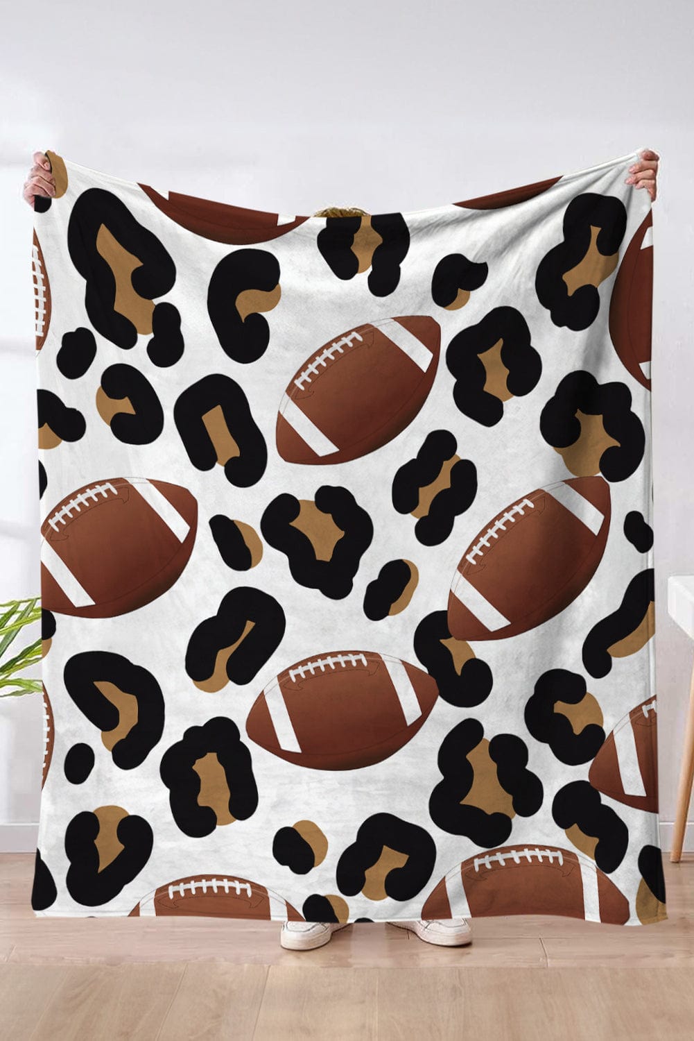 Leopard & Rugby Patterned Flannel Throw Blanket 130*150cm