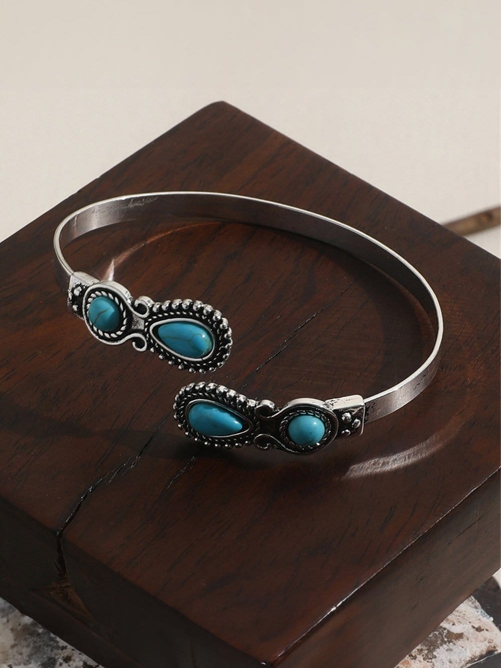 Western Turquoise Stone Adjustable Bracelet with Vintage Alloy Detail