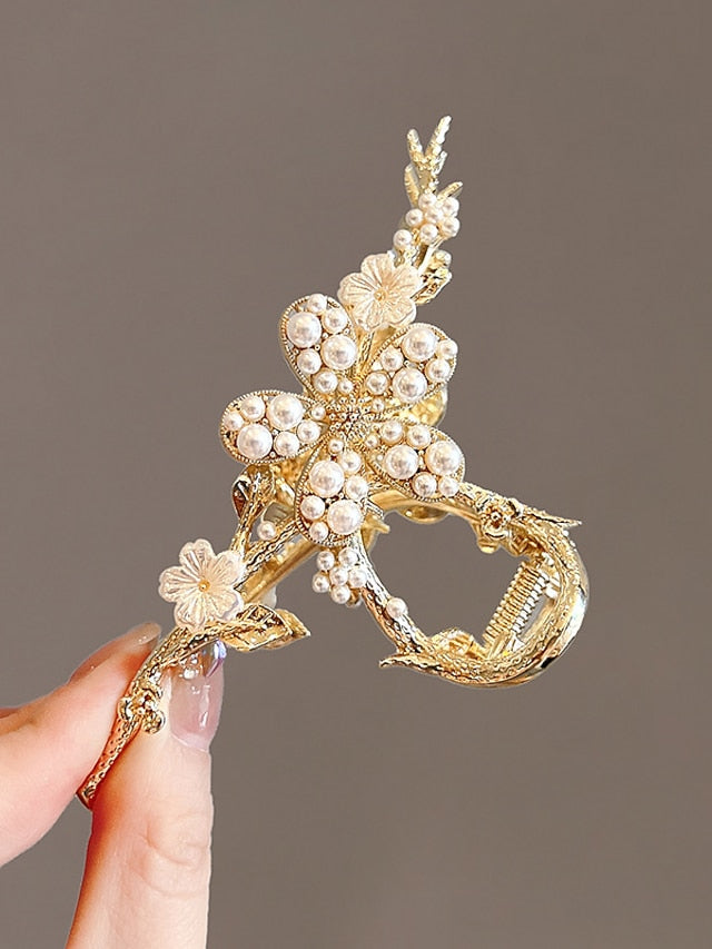 1PC Butterfly Hair Clip Metal Hair Claw Clip Bell Orchids Pearl Tassel Gold Fashion Nonslip Hair Clips Cute Claw Clips with Rhinestones Thick Hair Styling Hair Accessories for Women Christmas Gifts - LuckyFash™